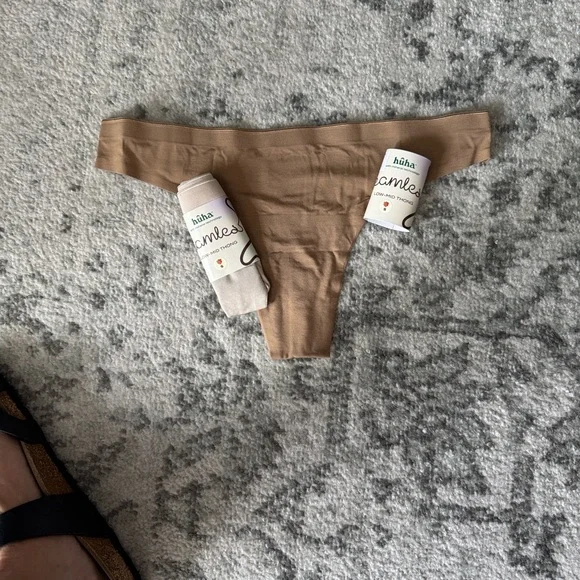 Huha Seamless Thong Set in Tan and Cream - Picture 3 of 8